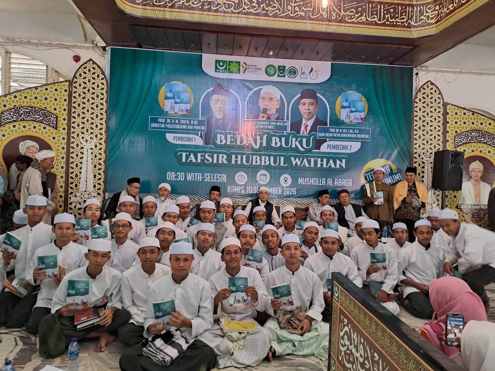 Jelang Hultah NWDI ke-91, TGB Luncurkan Buku Tafsir Hubbul Wathan Seri 1 dan 2